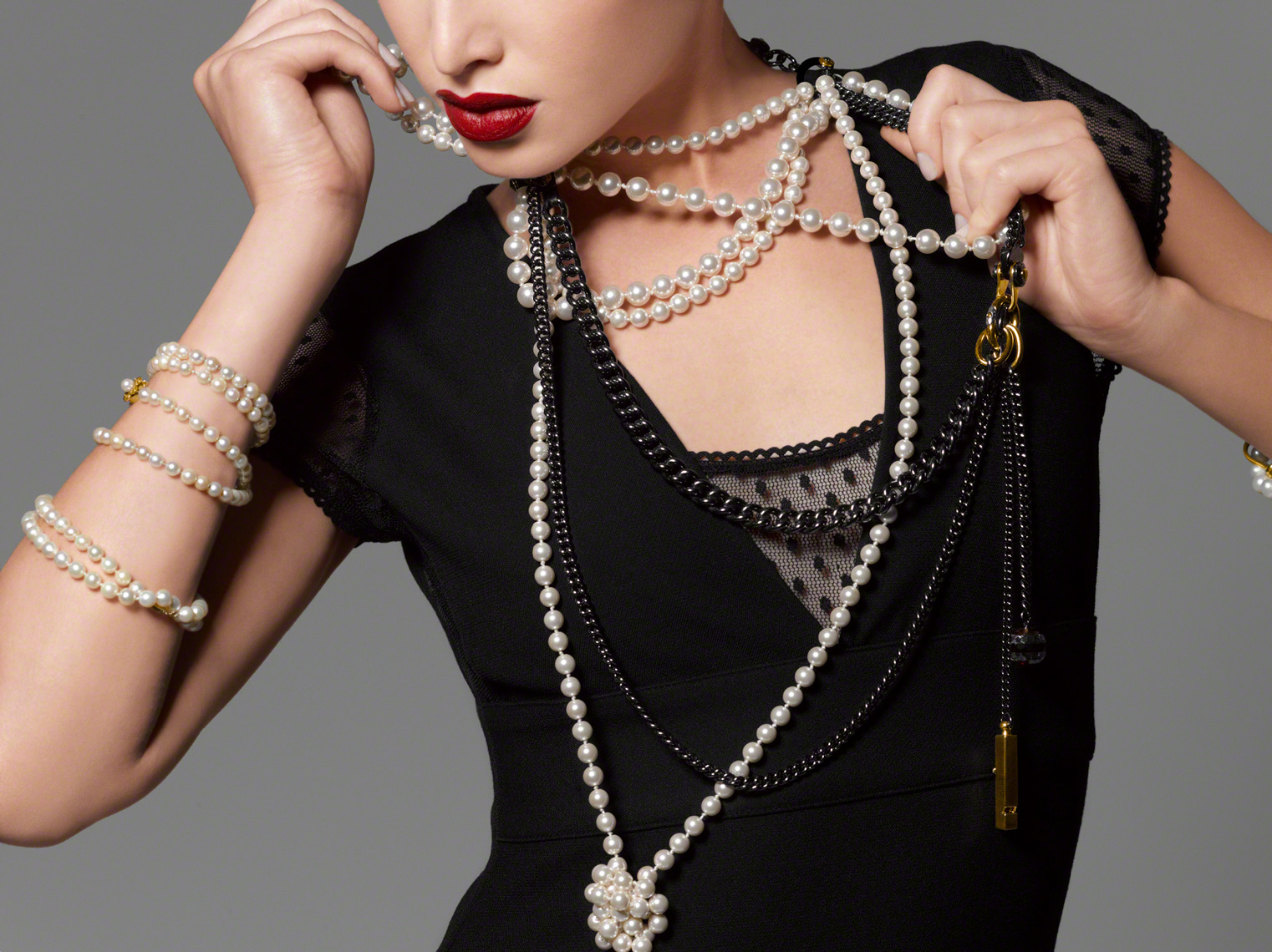 Girl With Pearls 