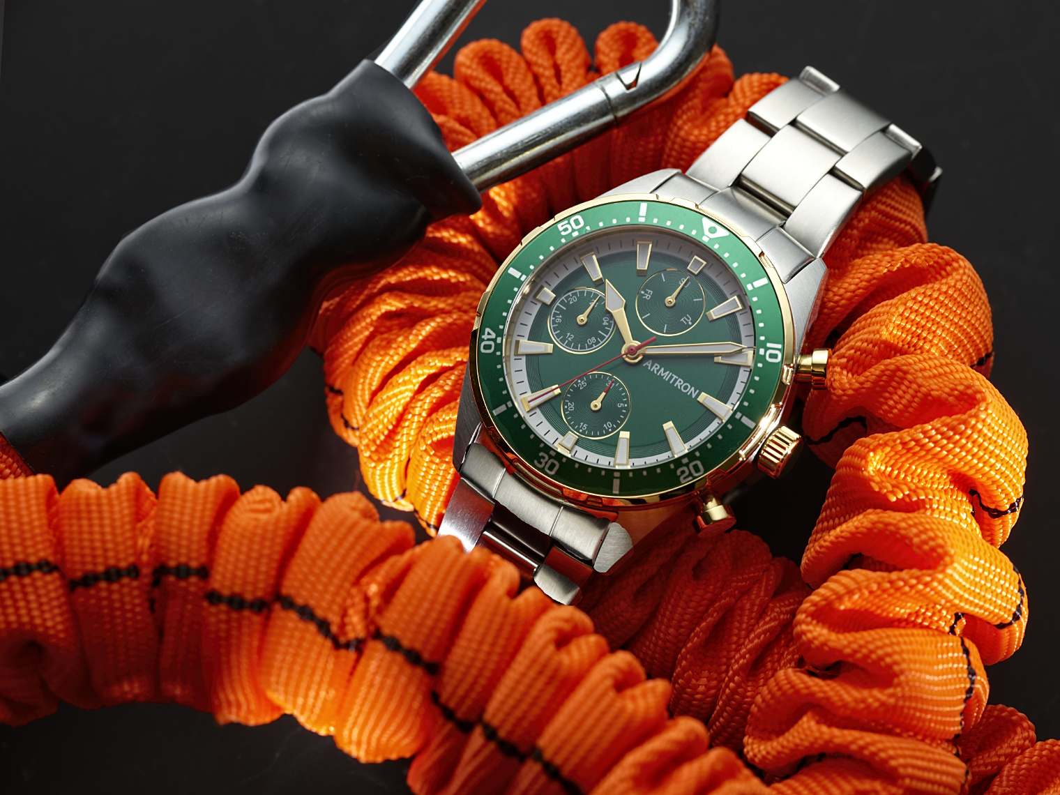 EB_000144_Armitron Watch Shoot_Job EB499-2022_Image 14339_Apr 21 2022_Shot22_Mens Bracelet_Silver_Green_Composit_FINAL